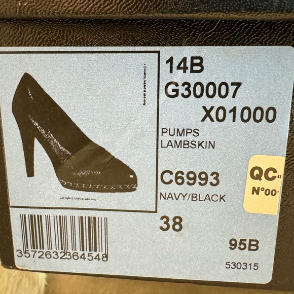 Chanel Cap Toe Chain Platform Pumps Navy Leather Size 38 - Picture 15 of 17